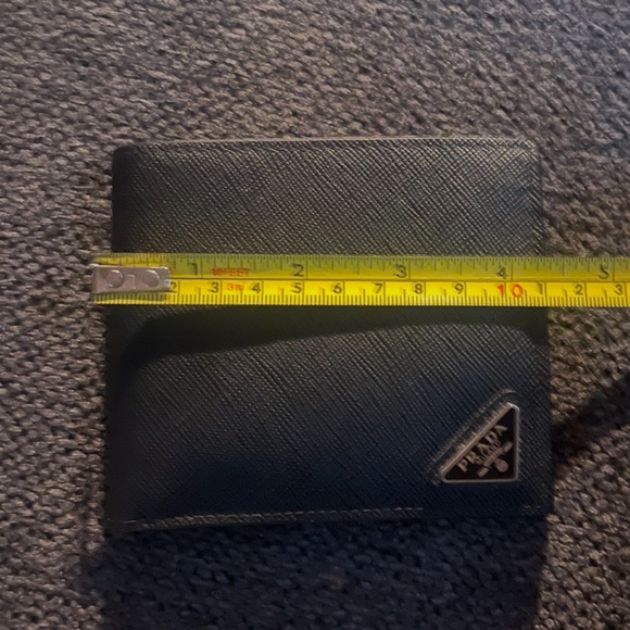 prada wallet - Picture 4 of 6